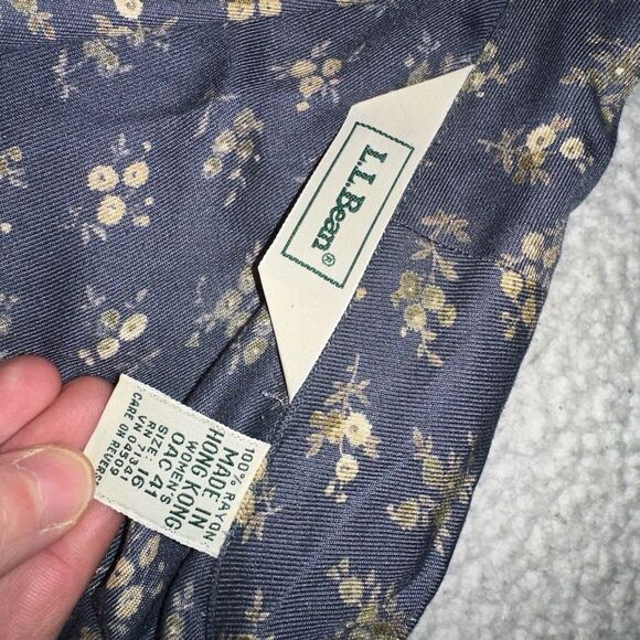 L.L. Bean 16 Blue Tan Floral Collared LS Button Down Collared Womens Shirt EUC - Picture 7 of 11